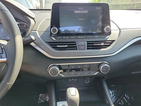 New 2025 Nissan Altima 2.5 SR image 12