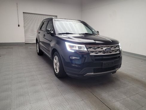 Used 2018 Ford Explorer XLT w/ Equipment Group 201A FWD image 13