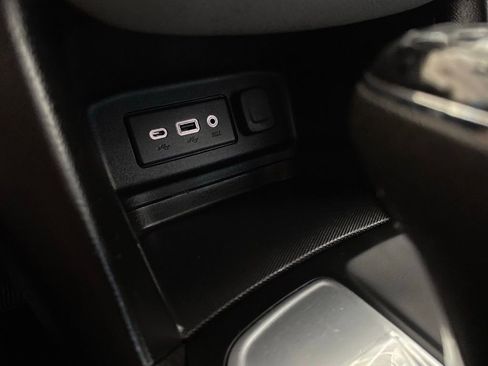 Used 2020 Chevrolet Equinox LT image 30