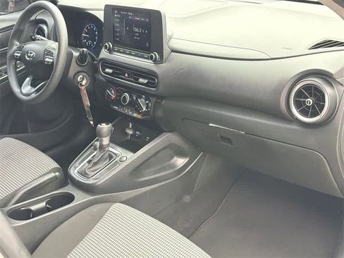 Used 2022 Hyundai Kona SE image 13