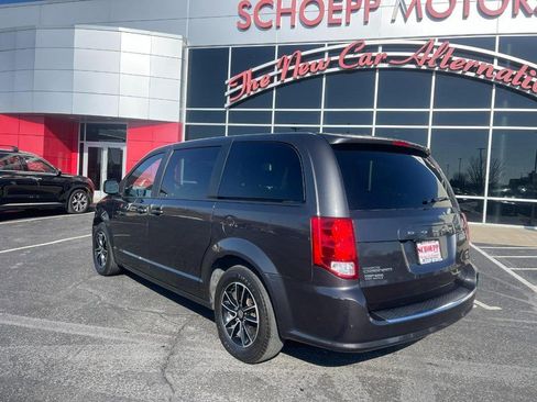 Used 2019 Dodge Grand Caravan GT image 4
