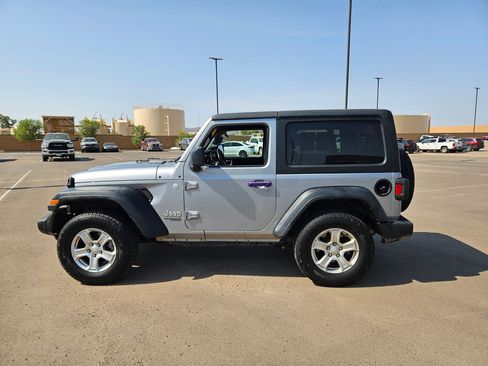 Used 2020 Jeep Wrangler Sport AWD/4WD image 2