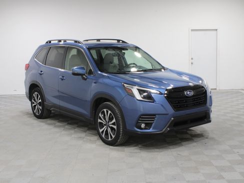 Used 2024 Subaru Forester Limited AWD/4WD image 1