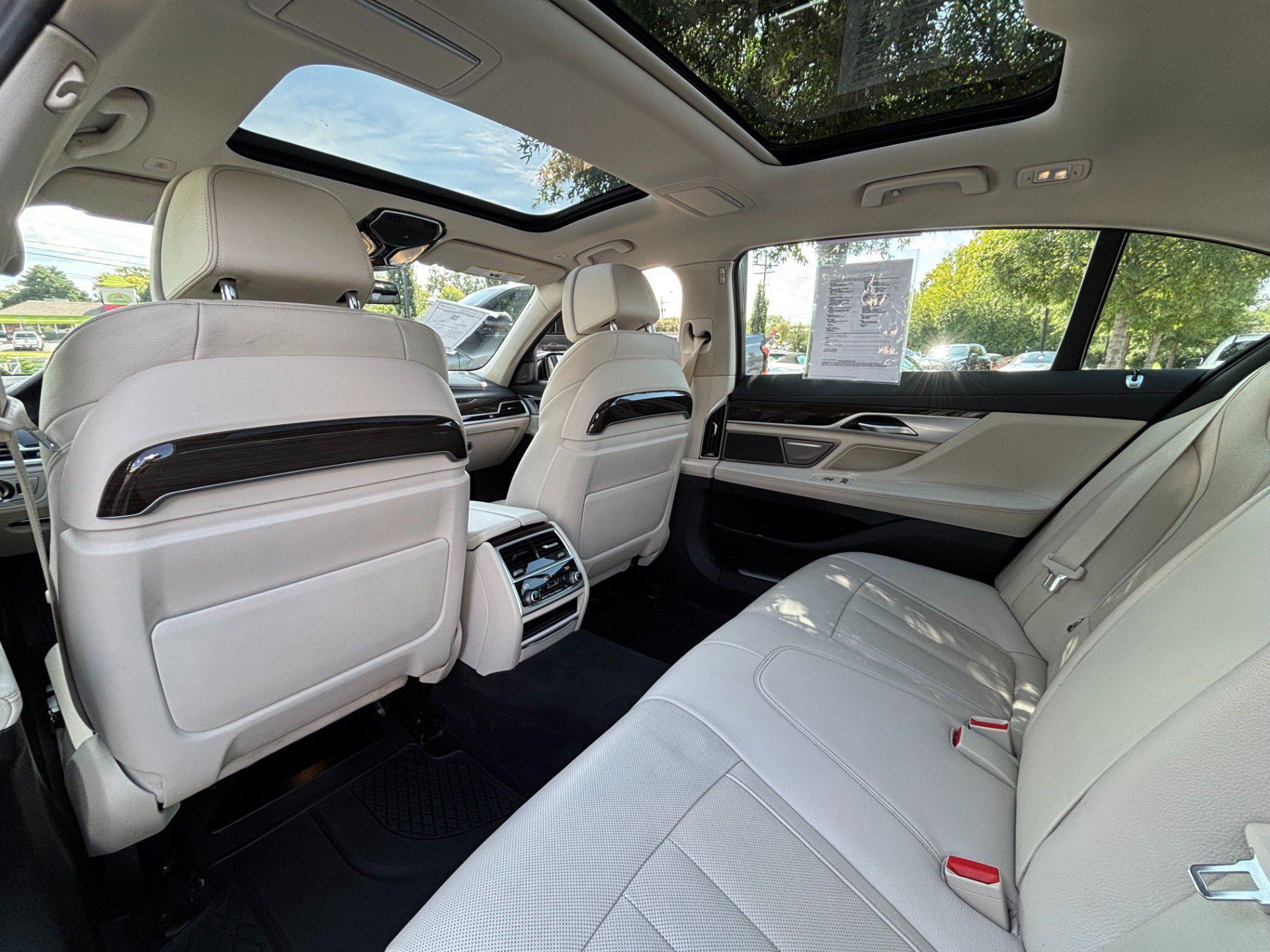 Used 2021 BMW 740i RWD image 30