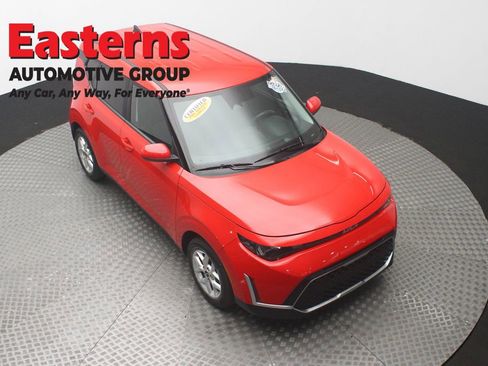 Used 2024 Kia Soul LX w/ Option Group 015 FWD image 3