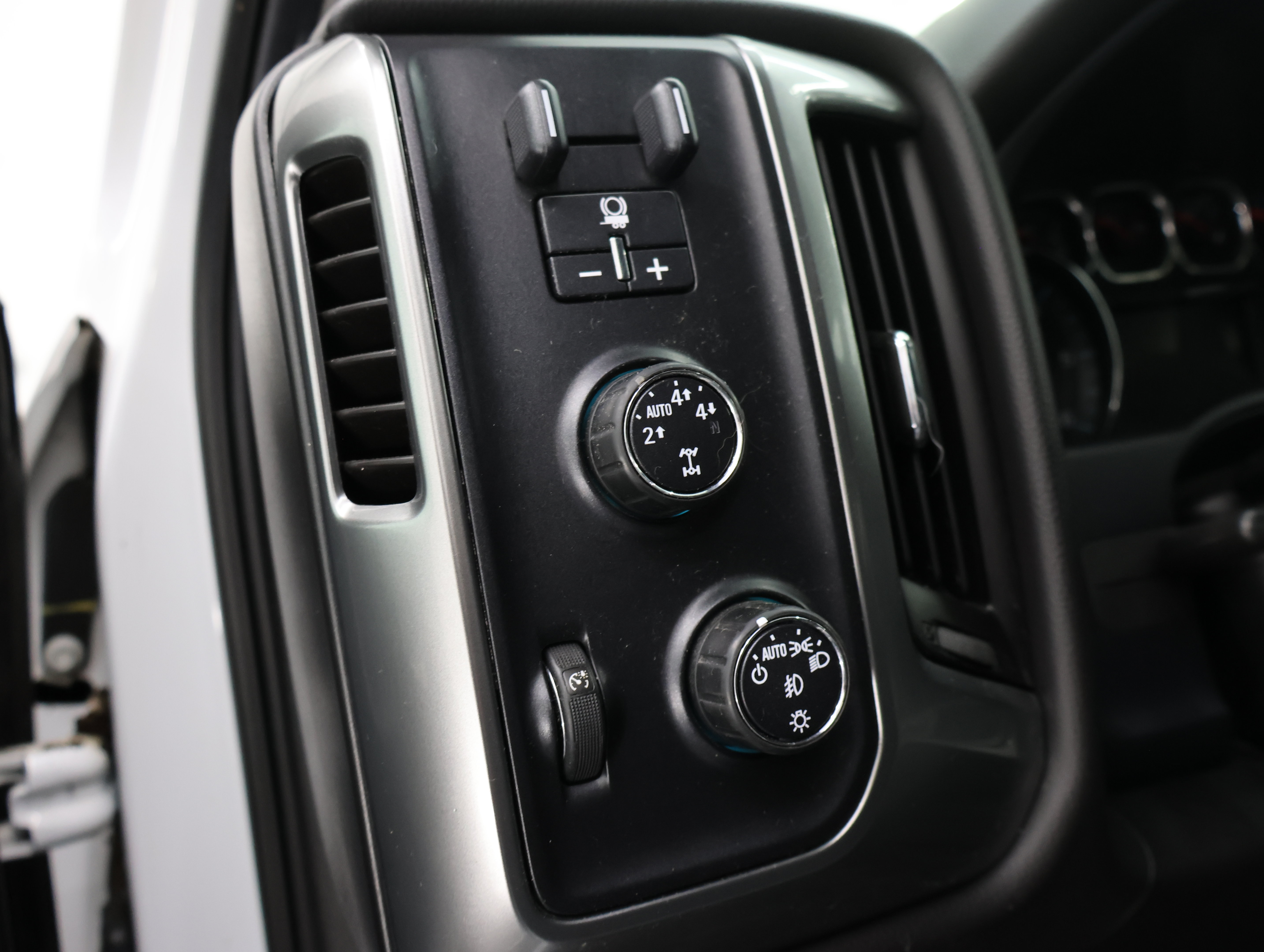 Used 2016 Chevrolet Silverado 1500 LT w/ All Star Edition AWD/4WD image 39