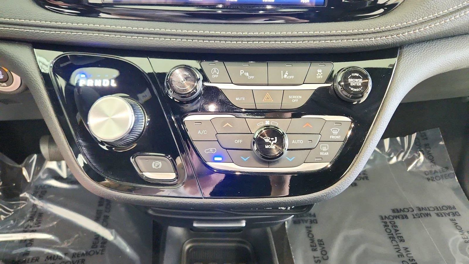 Used 2025 Chrysler Pacifica Select FWD image 22