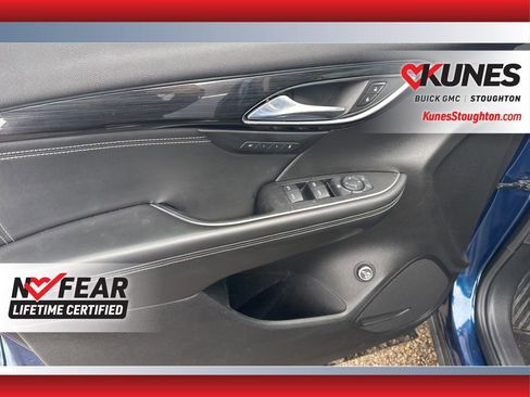 Used 2023 Buick Envision Essence image 19