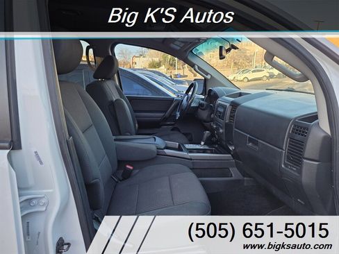 Used 2012 Nissan Titan SV w/ SV Value Truck Pkg image 10