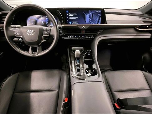 Used 2025 Toyota Crown Signia XLE image 15