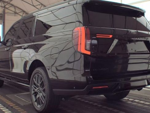 Used 2025 Ford Expedition Max Platinum w/ Stealth Performance Package AWD/4WD image 5