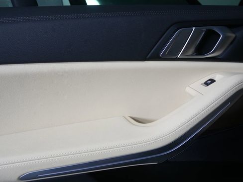 Used 2022 BMW X5 sDrive40i w/ Premium Package RWD image 13