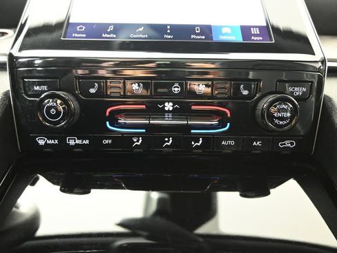 Used 2022 Jeep Grand Cherokee Overland AWD/4WD image 30