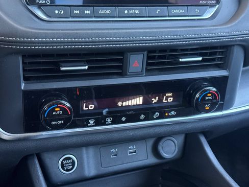 Used 2023 Nissan Rogue SV FWD image 23