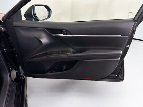 Used 2024 Toyota Camry SE image 30