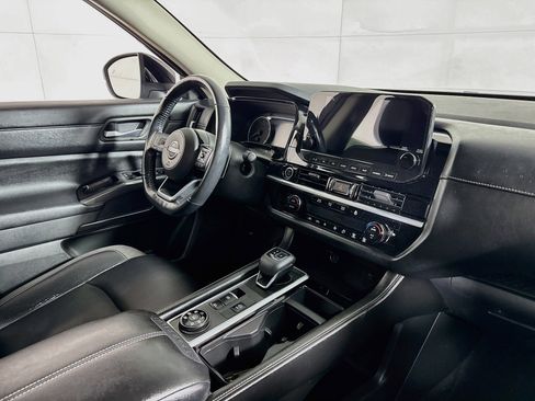 Used 2022 Nissan Pathfinder SL AWD/4WD image 27