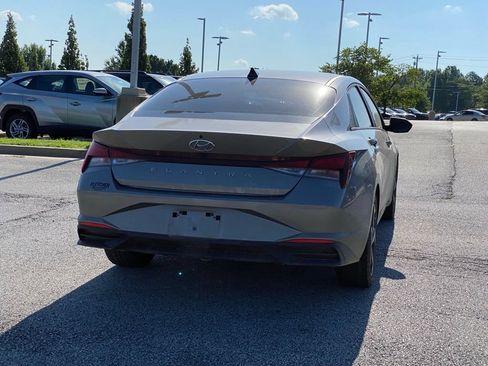 Used 2023 Hyundai Elantra SEL w/ Convenience Package FWD image 7