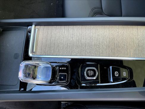 New 2026 Volvo XC60 B5 Plus w/ Protection Package Premier image 10