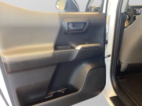 Used 2019 Toyota Tacoma SR5 AWD/4WD image 23