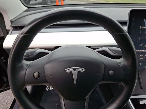 Used 2018 Tesla Model 3 Long Range image 21