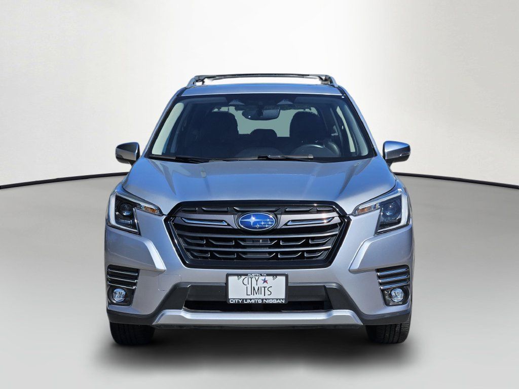 Used 2023 Subaru Forester Touring AWD/4WD image 2