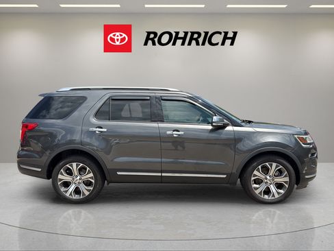 Used 2018 Ford Explorer Platinum AWD/4WD image 5
