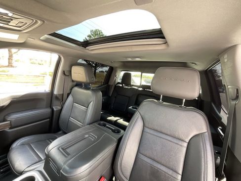 Used 2020 GMC Sierra 1500 Denali w/ Technology Package image 10