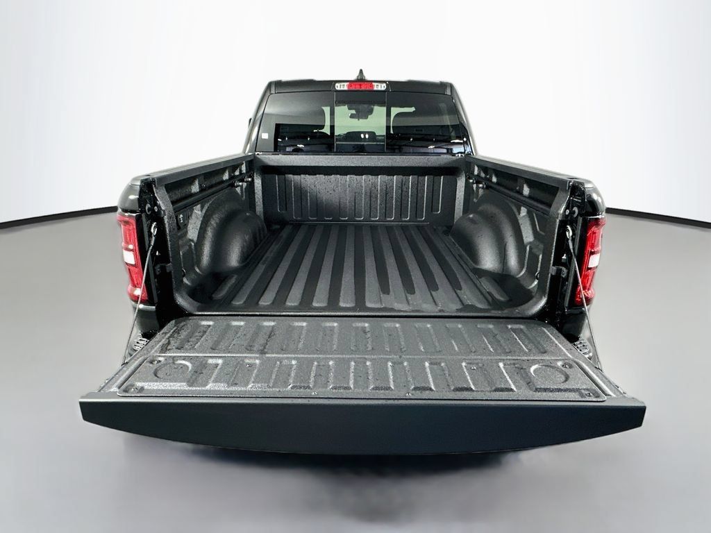 New 2026 RAM 1500 Express AWD/4WD image 16