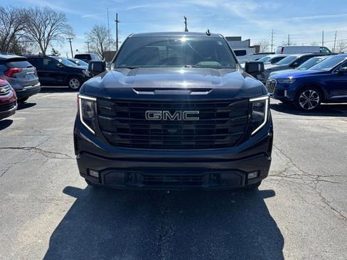 Used 2022 GMC Sierra 1500 Elevation w/ Elevation Premium Package image 2