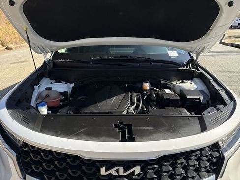 Used 2022 Kia Sorento LX image 18