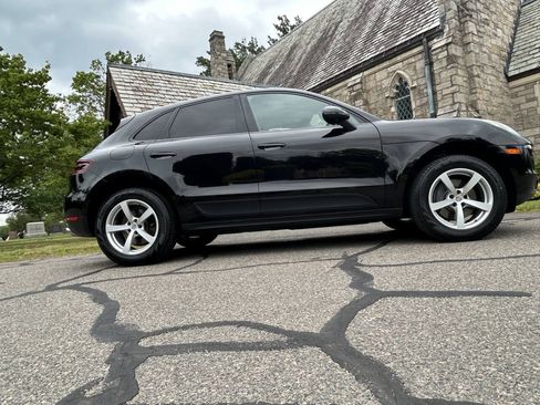 Used 2018 Porsche Macan AWD/4WD image 12