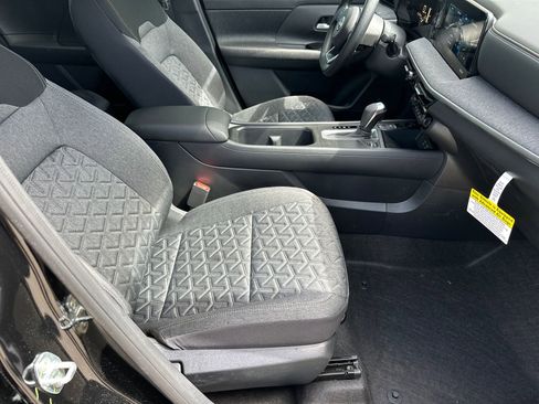 New 2026 Nissan Kicks SV w/ SV Premium Package FWD image 11