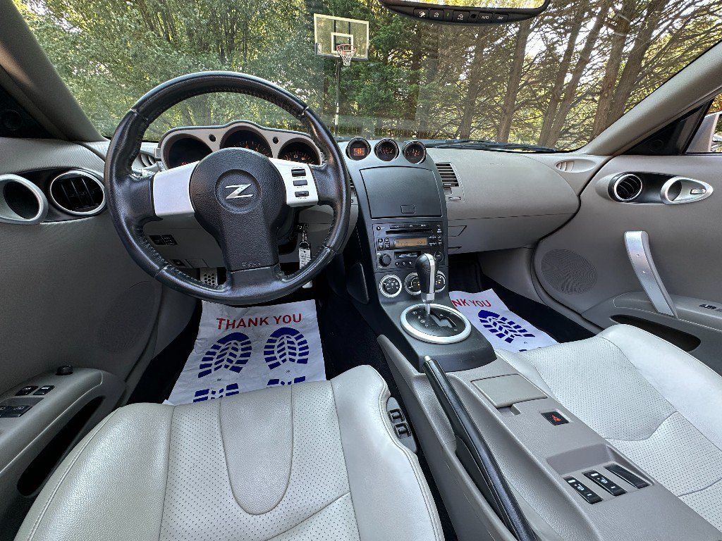 Used 2005 Nissan 350Z Touring RWD image 41