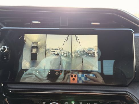 Used 2024 GMC Sierra 2500 AT4 w/ AT4 Premium Plus Package image 28