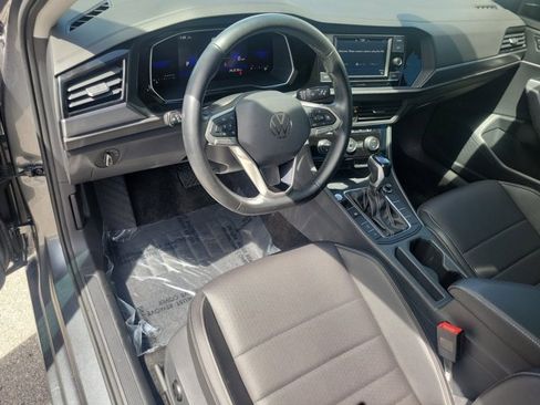 Used 2023 Volkswagen Jetta SE image 19