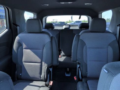 Used 2023 Chevrolet Traverse LT FWD image 27