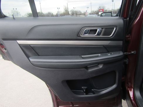 Used 2018 Ford Explorer XLT w/ Equipment Group 202A image 15