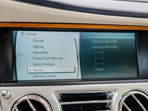 Used 2017 Rolls-Royce Wraith RWD image 45