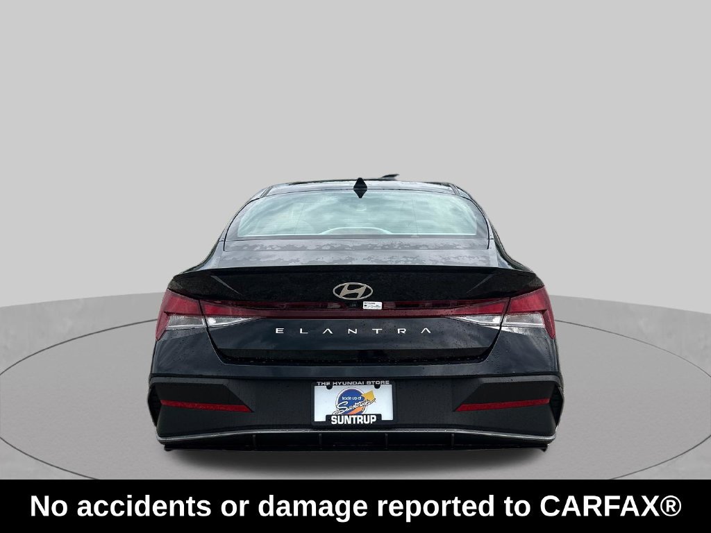 Used 2026 Hyundai Elantra Sport FWD image 4