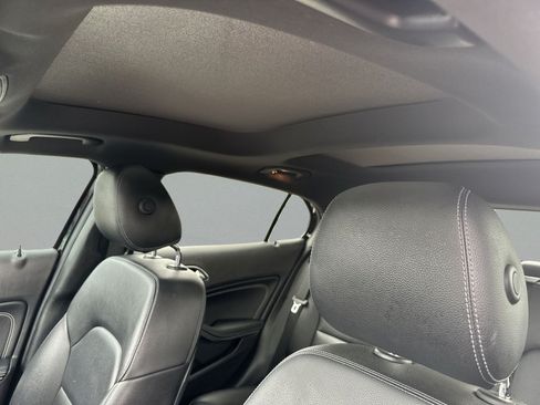 Used 2018 Mercedes-Benz GLA 250 image 23