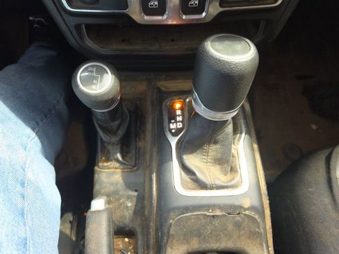 Used 2022 Jeep Wrangler Sport AWD/4WD image 26