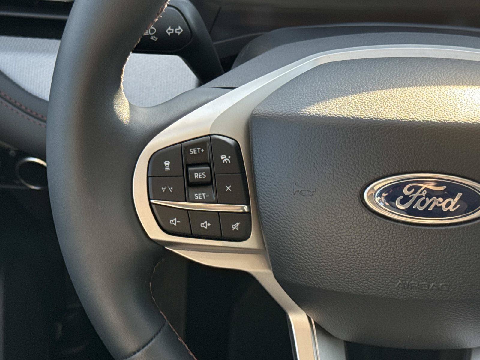 New 2026 Ford Explorer Active RWD image 10