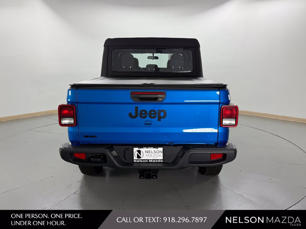 Used 2023 Jeep Gladiator Sport AWD/4WD image 7