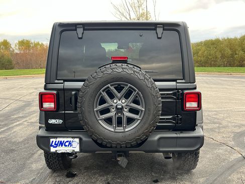 Used 2024 Jeep Wrangler Sport S image 3