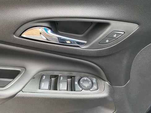 Used 2022 Chevrolet Equinox LT image 18