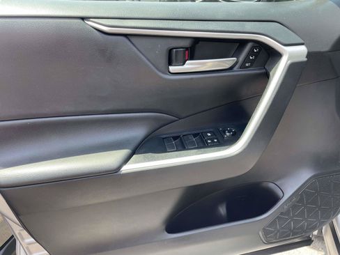 Used 2021 Toyota RAV4 XLE Premium AWD/4WD image 8