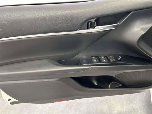 Certified 2020 Toyota Camry SE FWD image 15