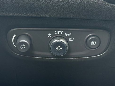Used 2023 Buick Encore GX Select w/ Sport Touring Package FWD image 11