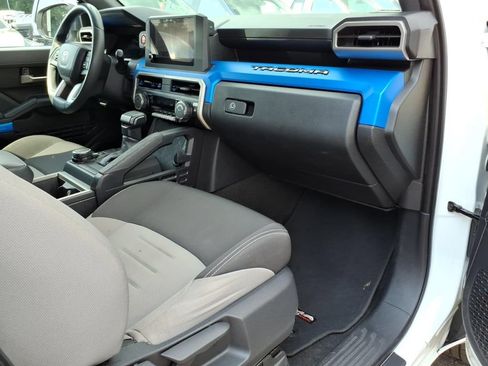 Used 2025 Toyota Tacoma TRD Sport AWD/4WD image 10