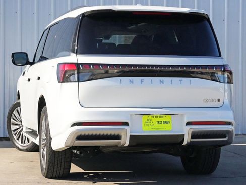 Used 2025 INFINITI QX80 Sensory image 6